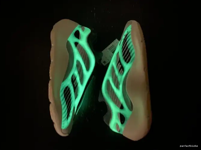 V3 700 ID1674 Salt Adidas Fade Yeezy 0630